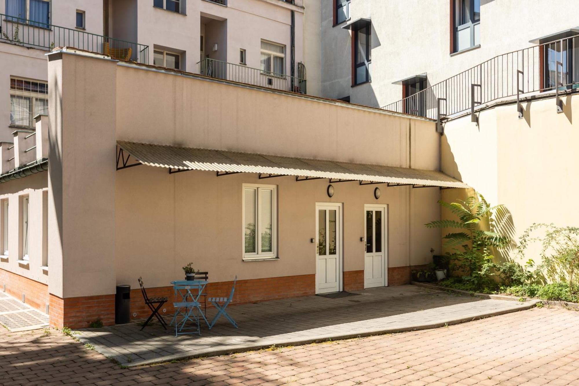 Spacious Apartment In Quiet Courtyard Near Charles Bridge Prague Ngoại thất bức ảnh