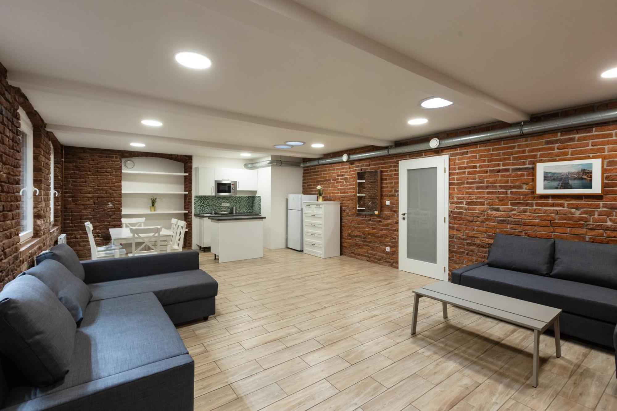 Spacious Apartment In Quiet Courtyard Near Charles Bridge Prague Ngoại thất bức ảnh